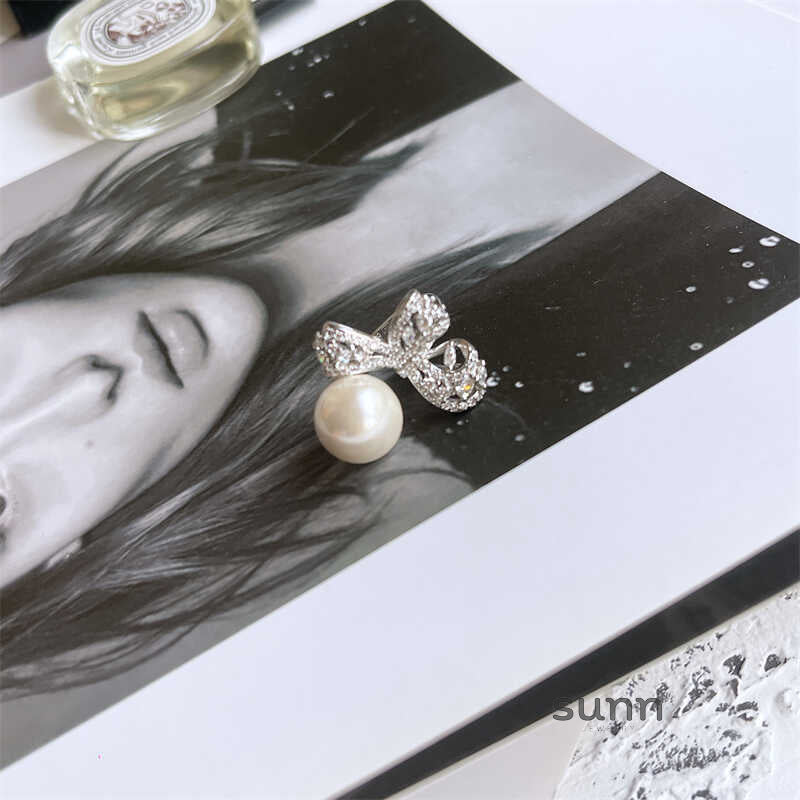 Habiba Zircon Bow Pearl Ring [SG3ATT7Q]