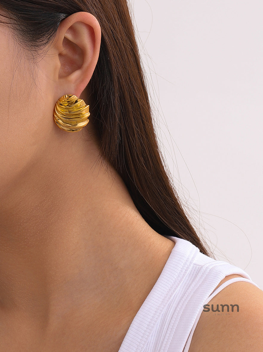 Hadasa Gold Pleated Hoops [F6U6ZF7M]