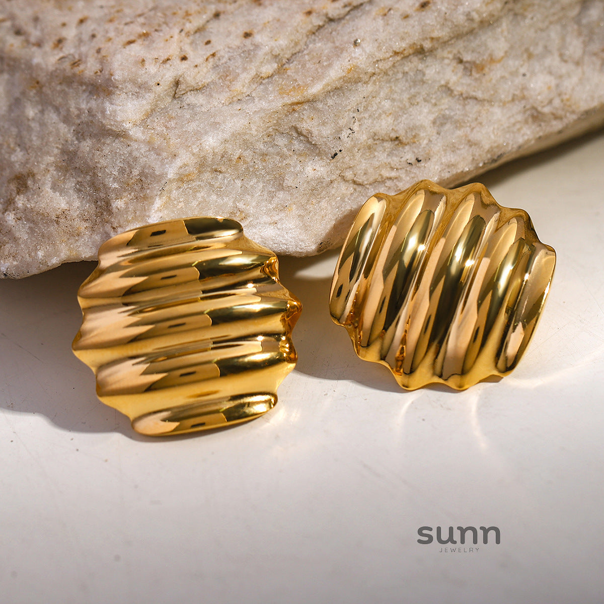 Hadasa Gold Pleated Hoops [RKY2T0UK]