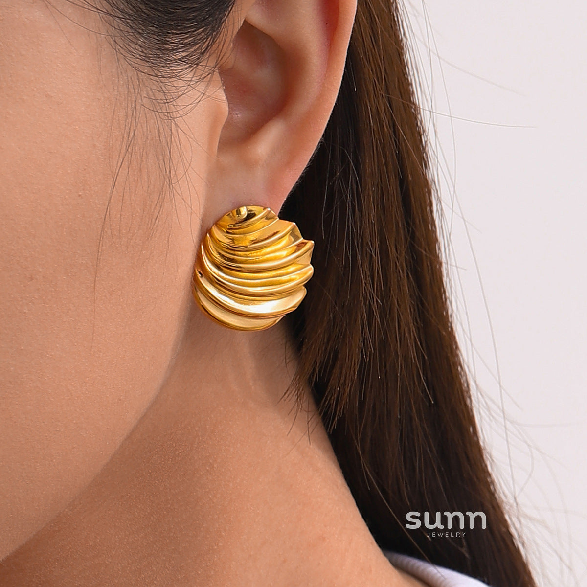 Hadasa Gold Pleated Hoops [4YCEH1R8]