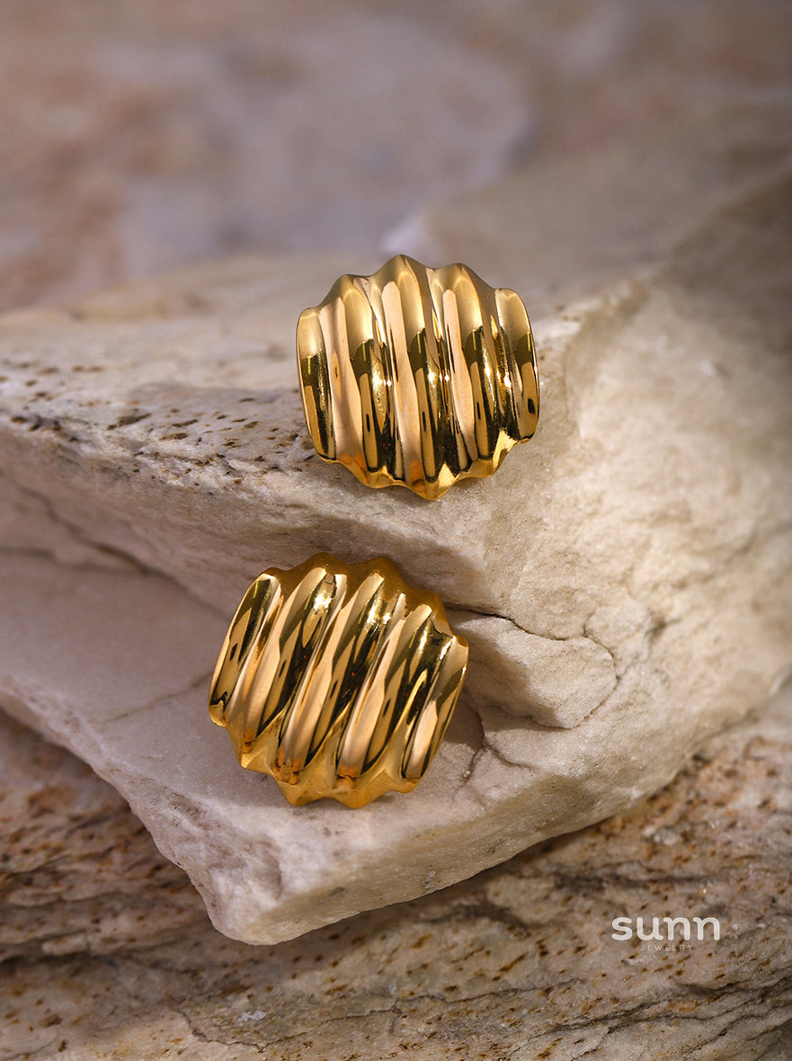 Hadasa Gold Pleated Hoops [5ZZNSTBS]