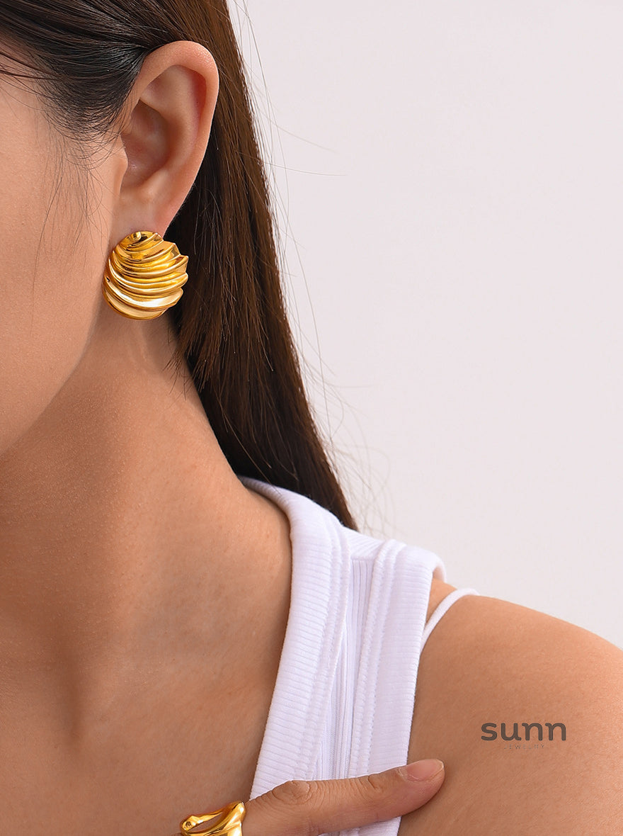 Hadasa Gold Pleated Hoops [WWWQU0IA]