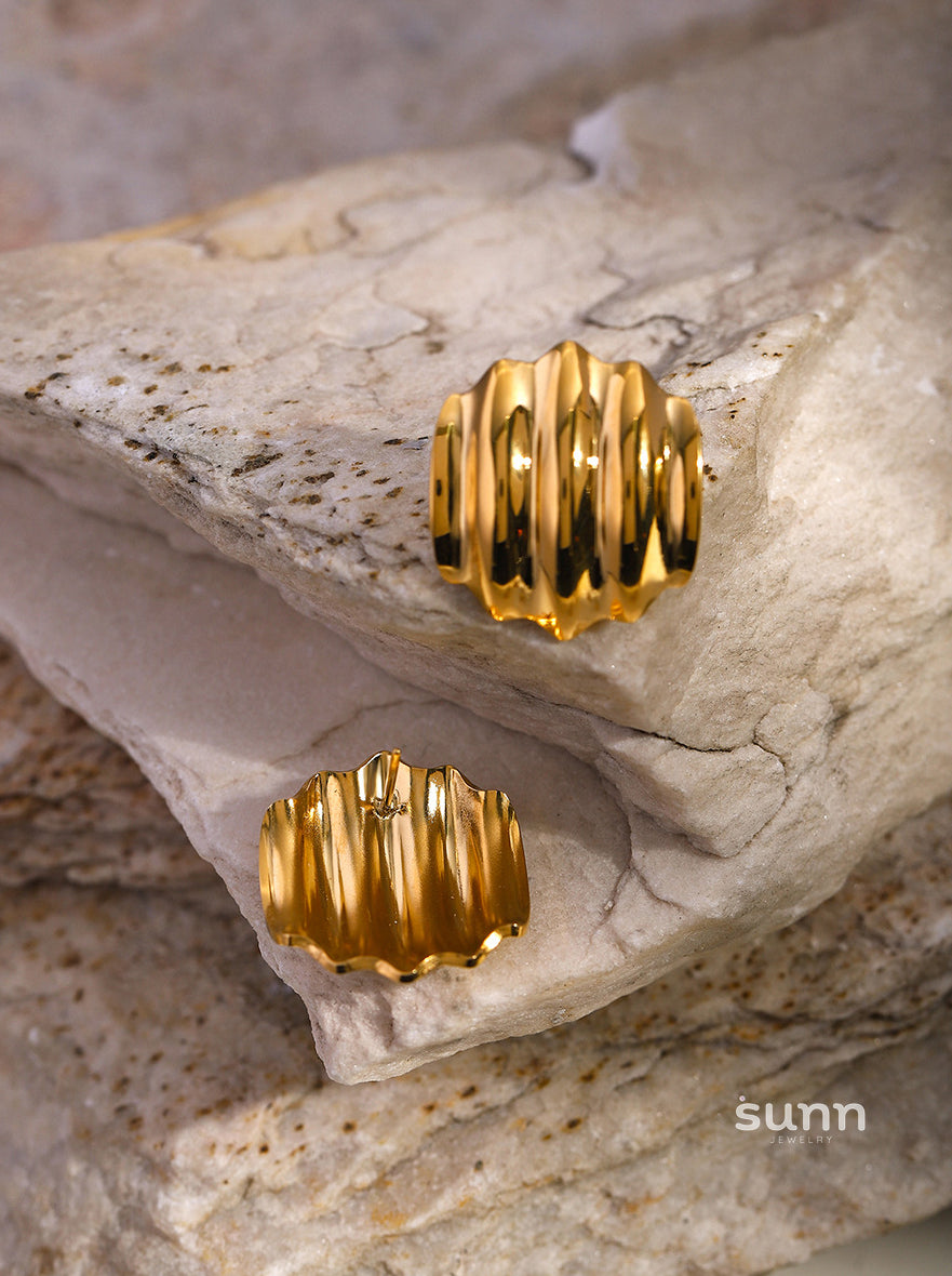 Hadasa Gold Pleated Hoops [MKLQCC95]