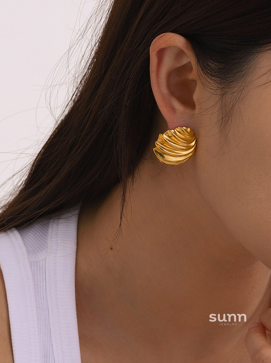 Hadasa Gold Pleated Hoops [A2WVJSPY]