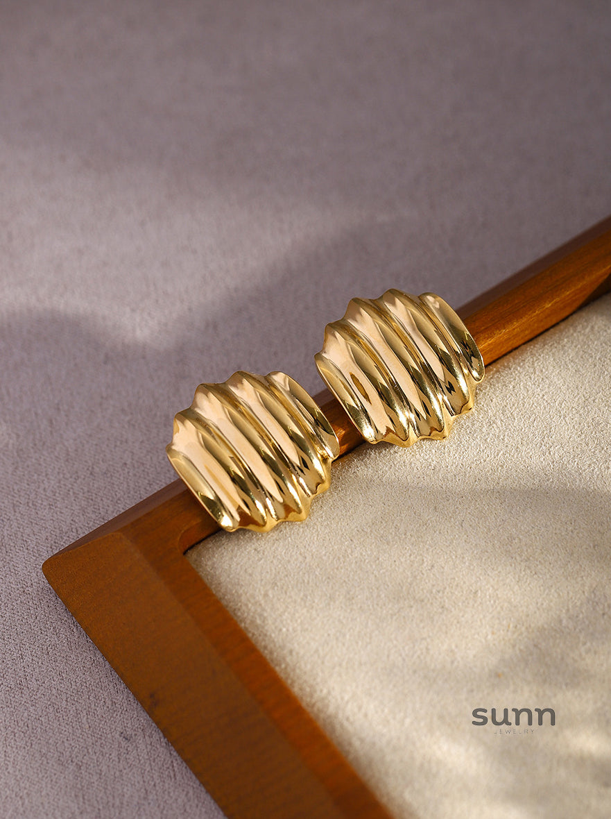 Hadasa Gold Pleated Hoops [I0LKKLXB]