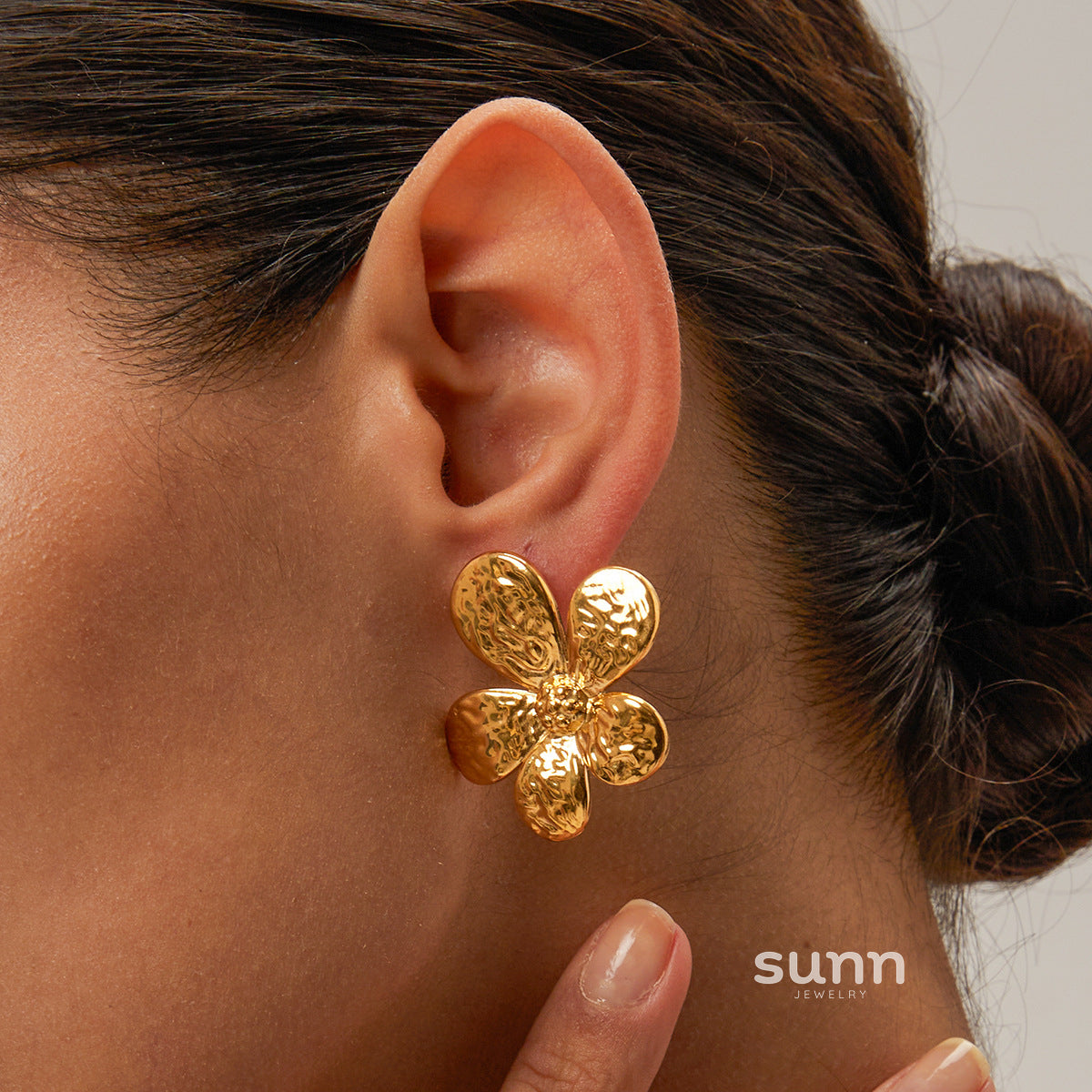 Hailey Gold Sunflower Earrings [ECBYKF79]