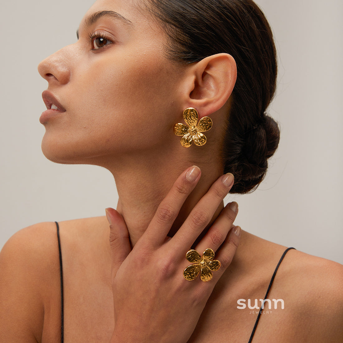 Hailey Gold Sunflower Earrings [HUTOZYTO]
