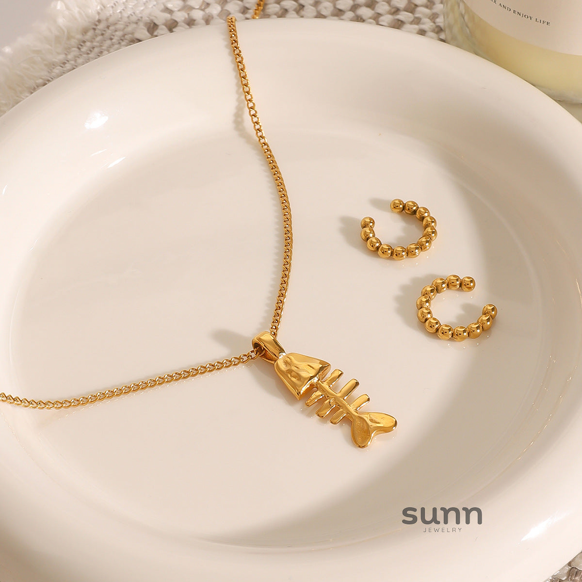 Haily Fishbone Pendant Necklace [8RF4AHSW]