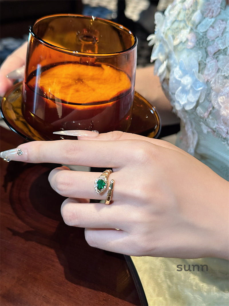 Hailyn Emerald Snake Ring [76J4Z4KM]