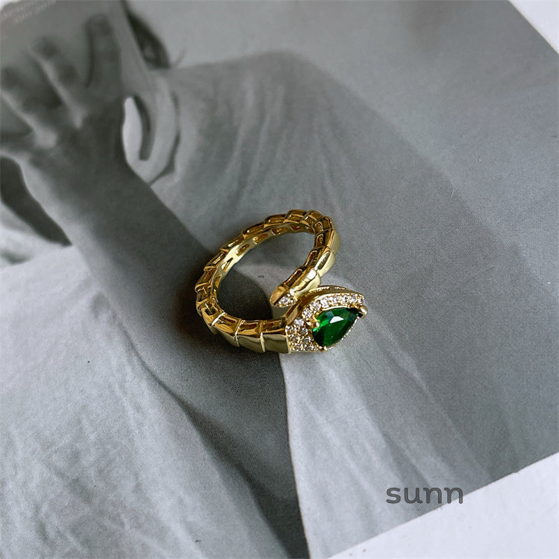 Hailyn Emerald Snake Ring [GFBTE2BZ]