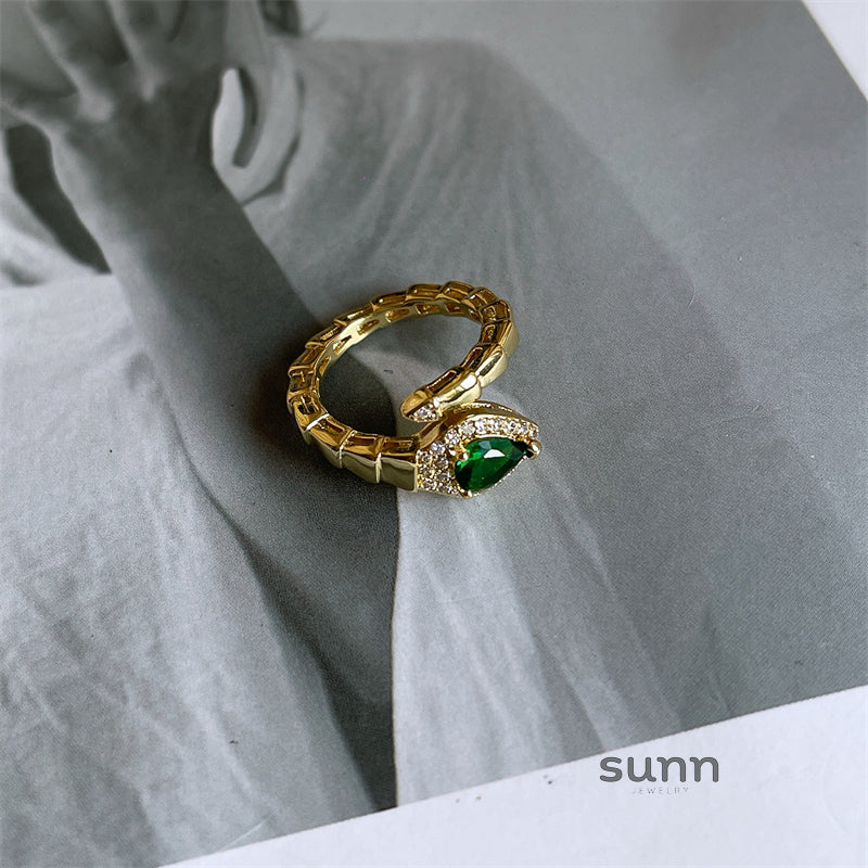 Hailyn Emerald Snake Ring [BUHEWKYF]