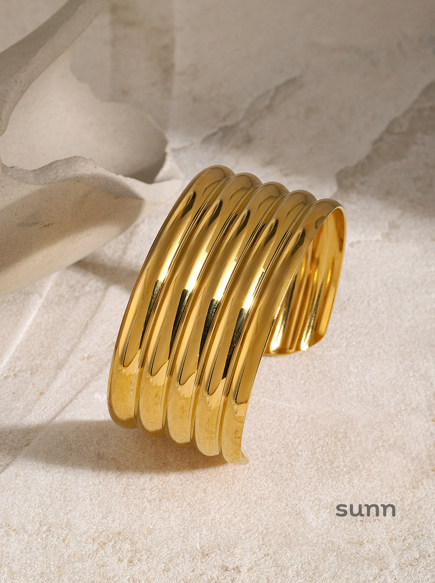 Haisley Gold Cuff Bracelet [NYMJKXWA]