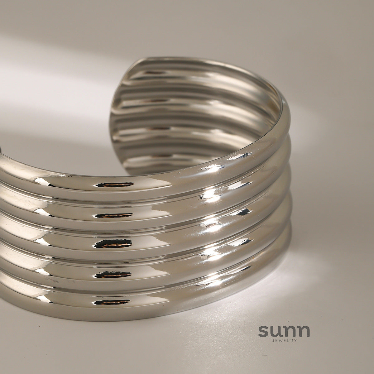 Haisley Gold Cuff Bracelet [H8KWDFGN]
