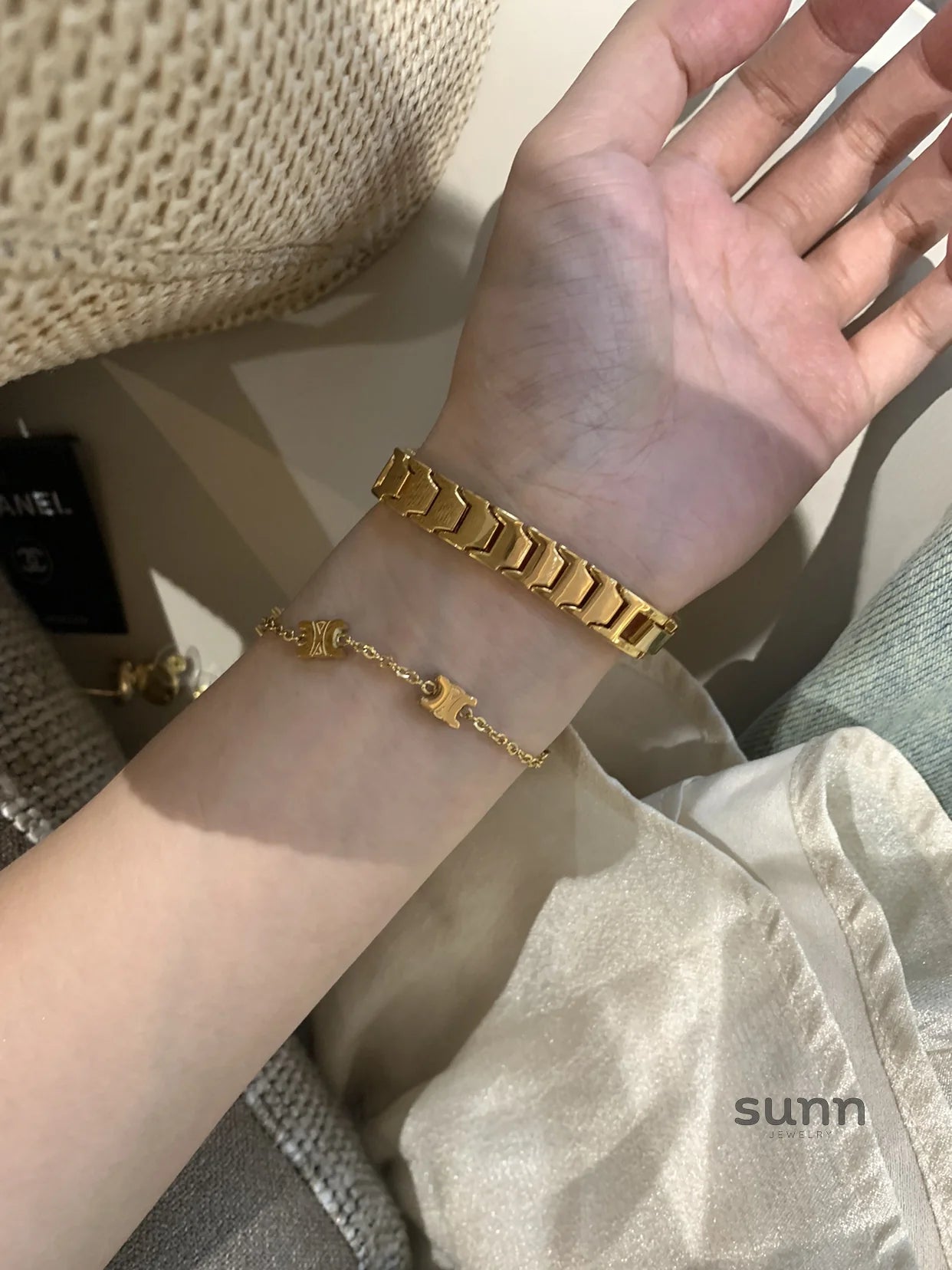 Haizlee Dainty Gold Sparkle Watch