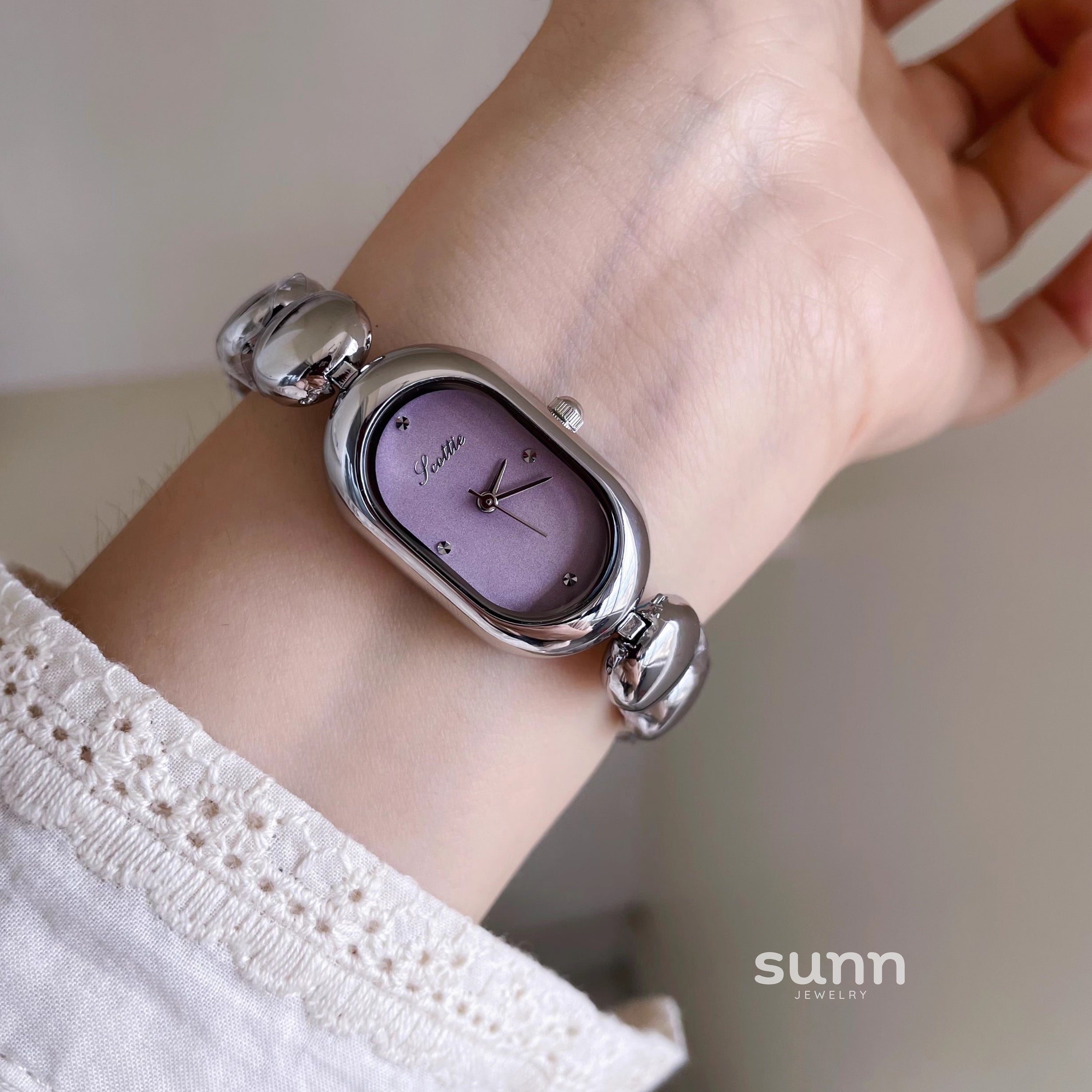 Haizlee Oval Bracelet Watch [19G0MGTF]