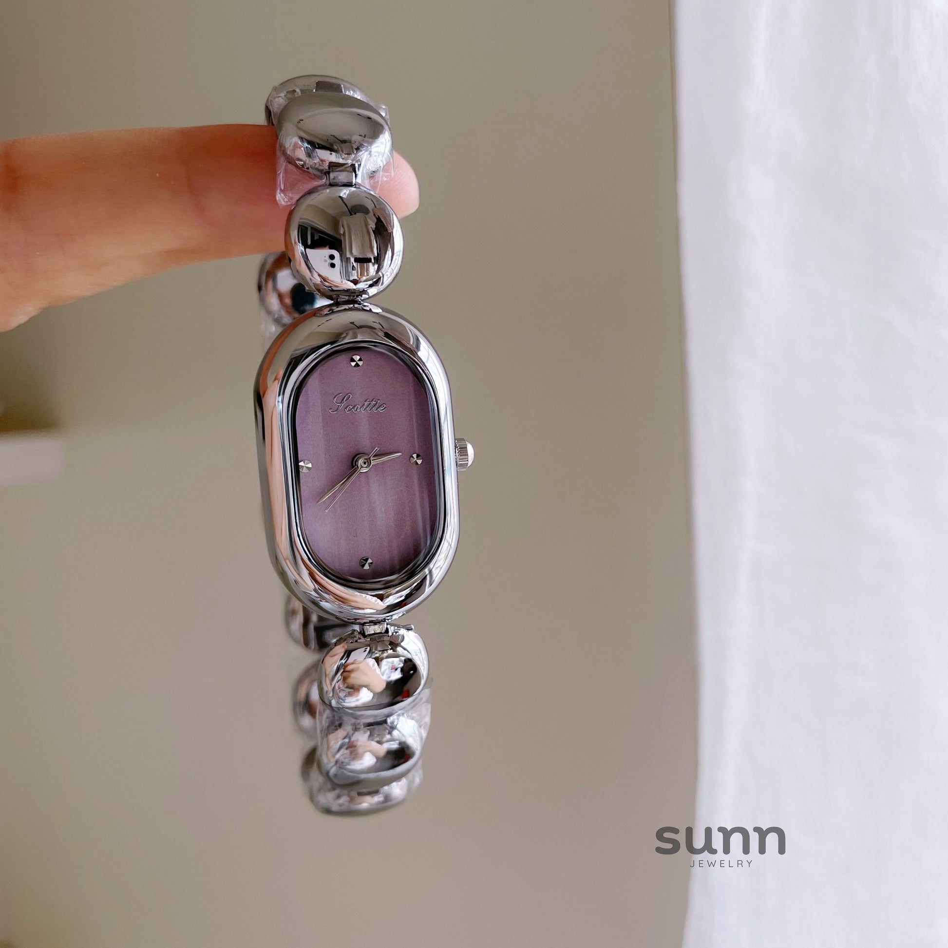 Haizlee Oval Bracelet Watch [QZ2ZV96K]