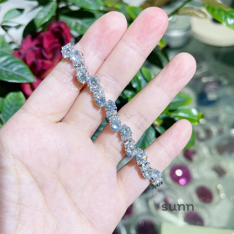 Hajar Star Zircon Bangle