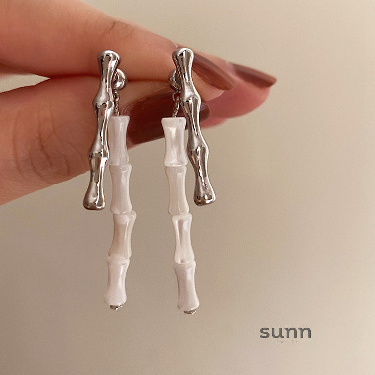 Hajar White Jade Bamboo Earrings [S49BMYD2]