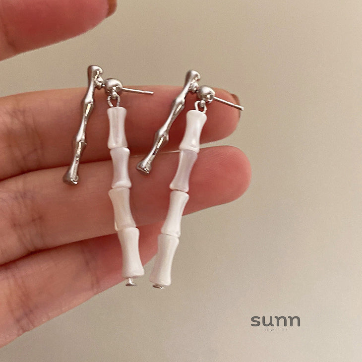 Hajar White Jade Bamboo Earrings [M298OQMF]