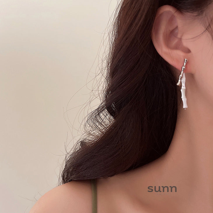Hajar White Jade Bamboo Earrings [OEBA4JH9]