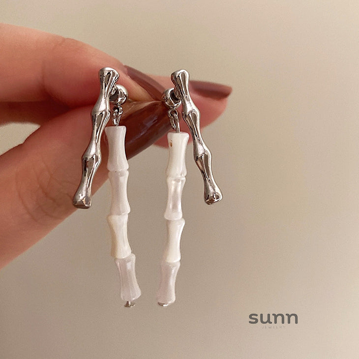 Hajar White Jade Bamboo Earrings [MDATFZKB]