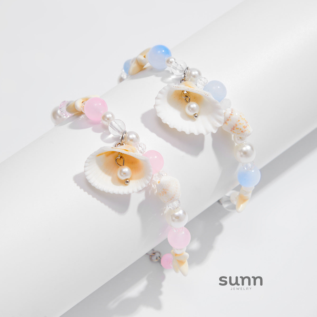 Hajra Dainty Shell Charm Bracelet [M4G13WTK]