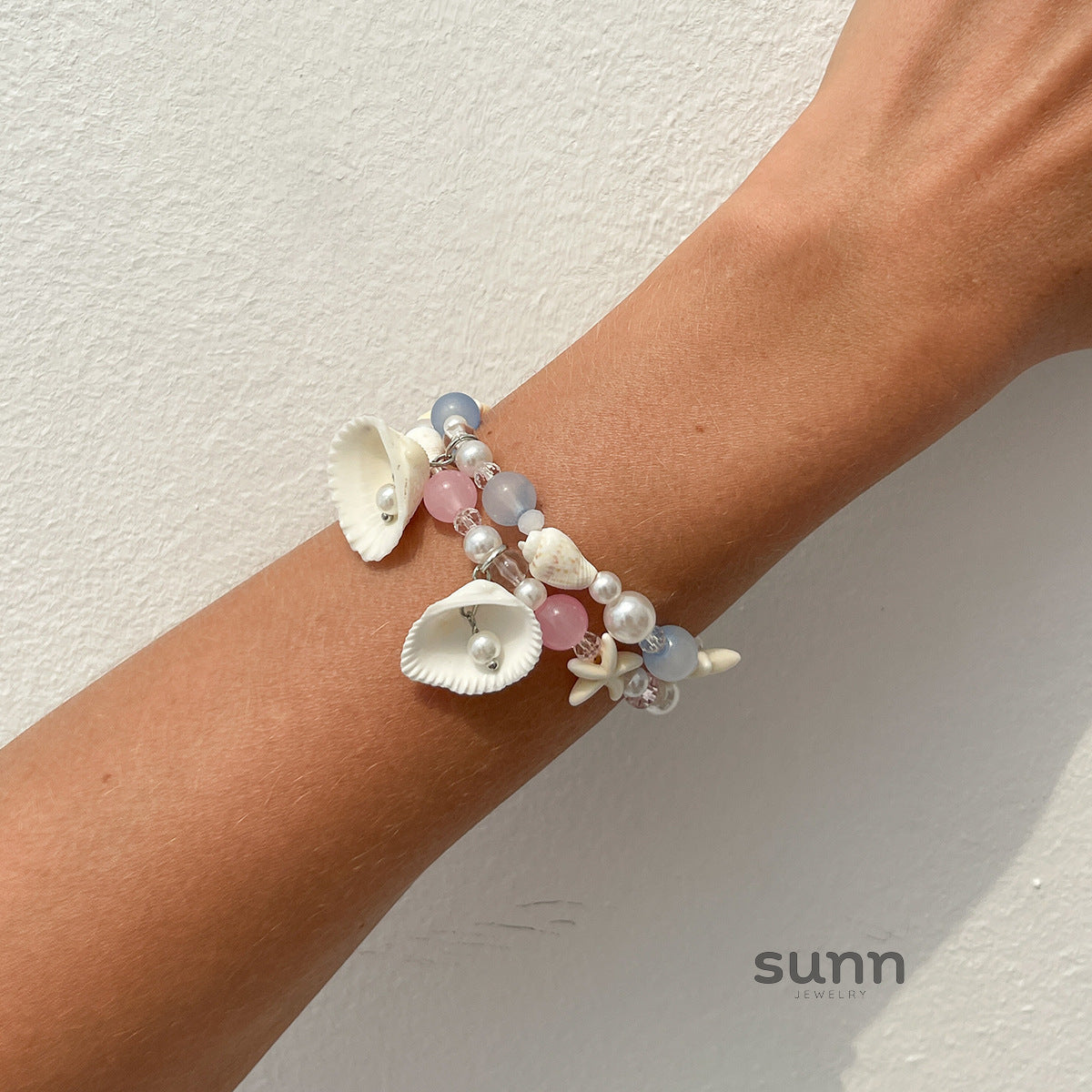 Hajra Dainty Shell Charm Bracelet [YV50ZJ0R]