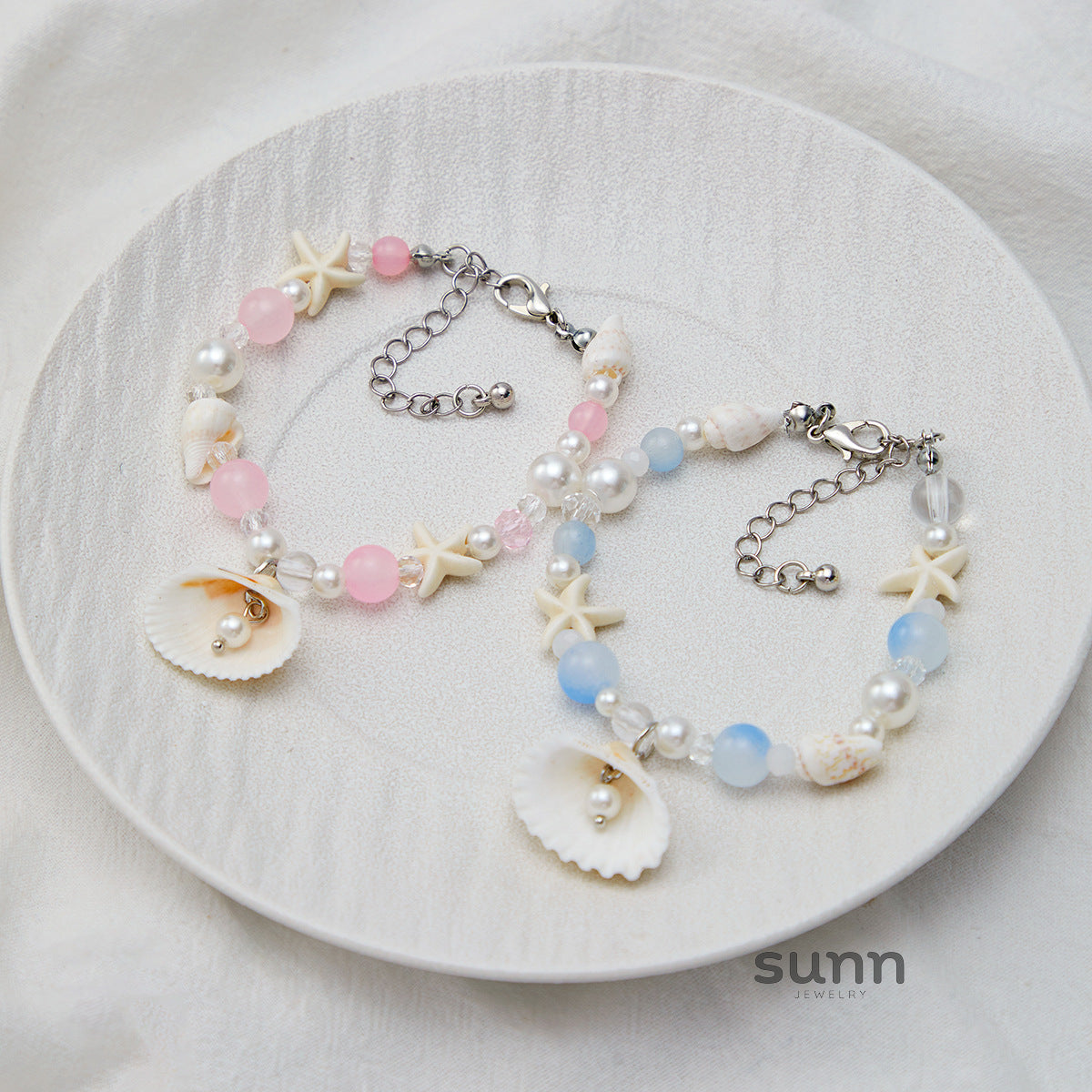 Hajra Dainty Shell Charm Bracelet [C1A4CTZQ]
