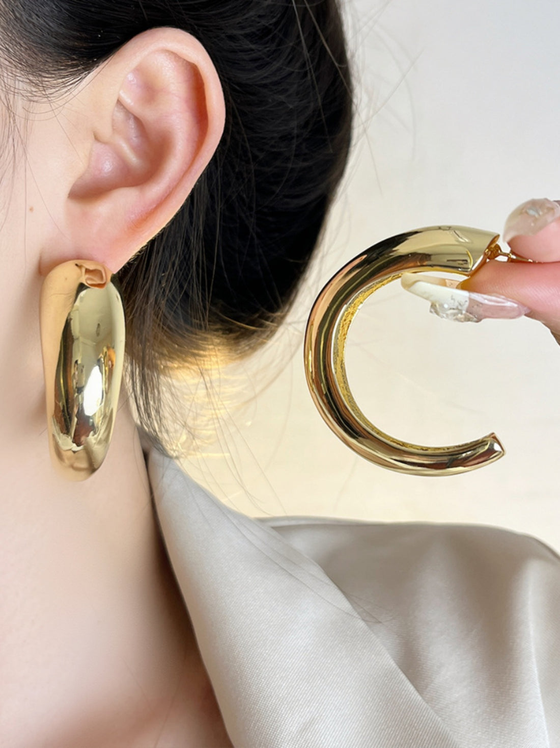 Hajra Rose Drop Earrings [3BU1NHVO]