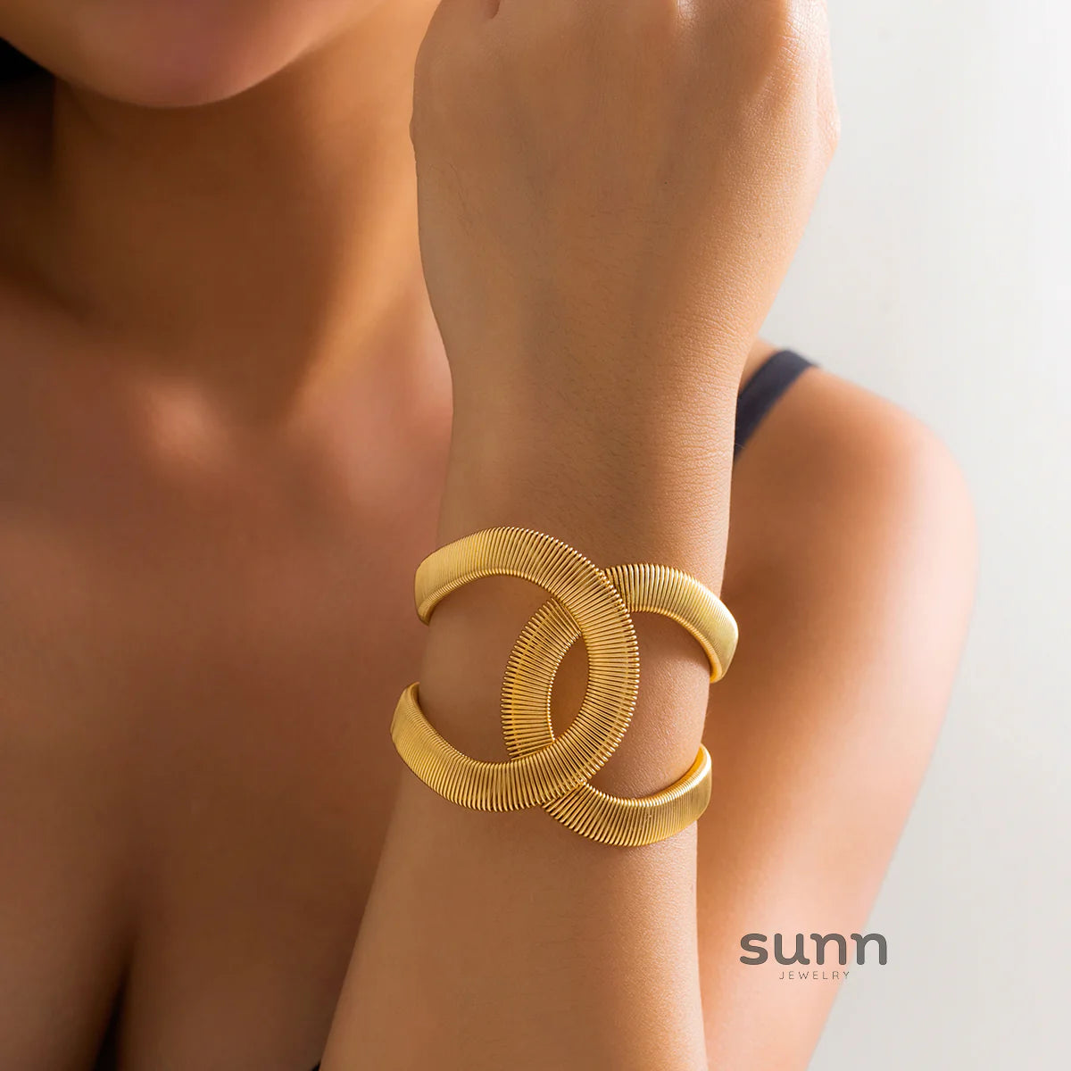 Hajra Striped Spring Bangle