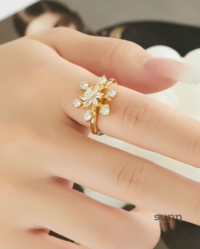 Haley Rotating Snowflake Ring [4GYY7FJ7]