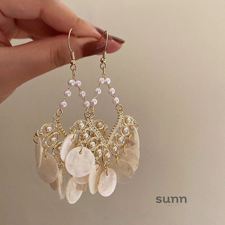 Halima Golden Shell Tassel Earrings [LHBNTBBH]
