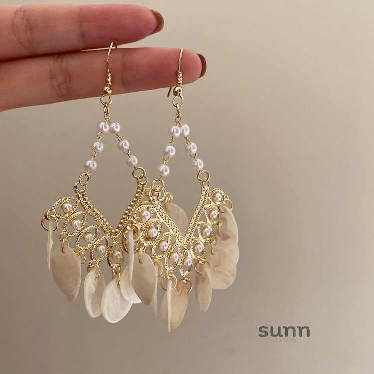 Halima Golden Shell Tassel Earrings [8MUHJBJZ]