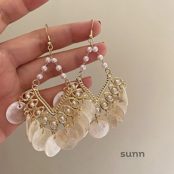 Halima Golden Shell Tassel Earrings [FBMOLUAP]