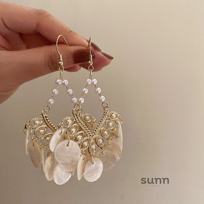 Halima Golden Shell Tassel Earrings [ZN5BBW3S]