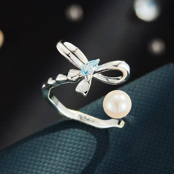 Hallie Delicate Bow Ring [3VQYAE2T]