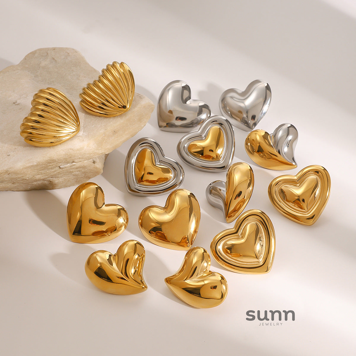 Hallie Stainless Steel Heart Earrings [GKO4SNG2]