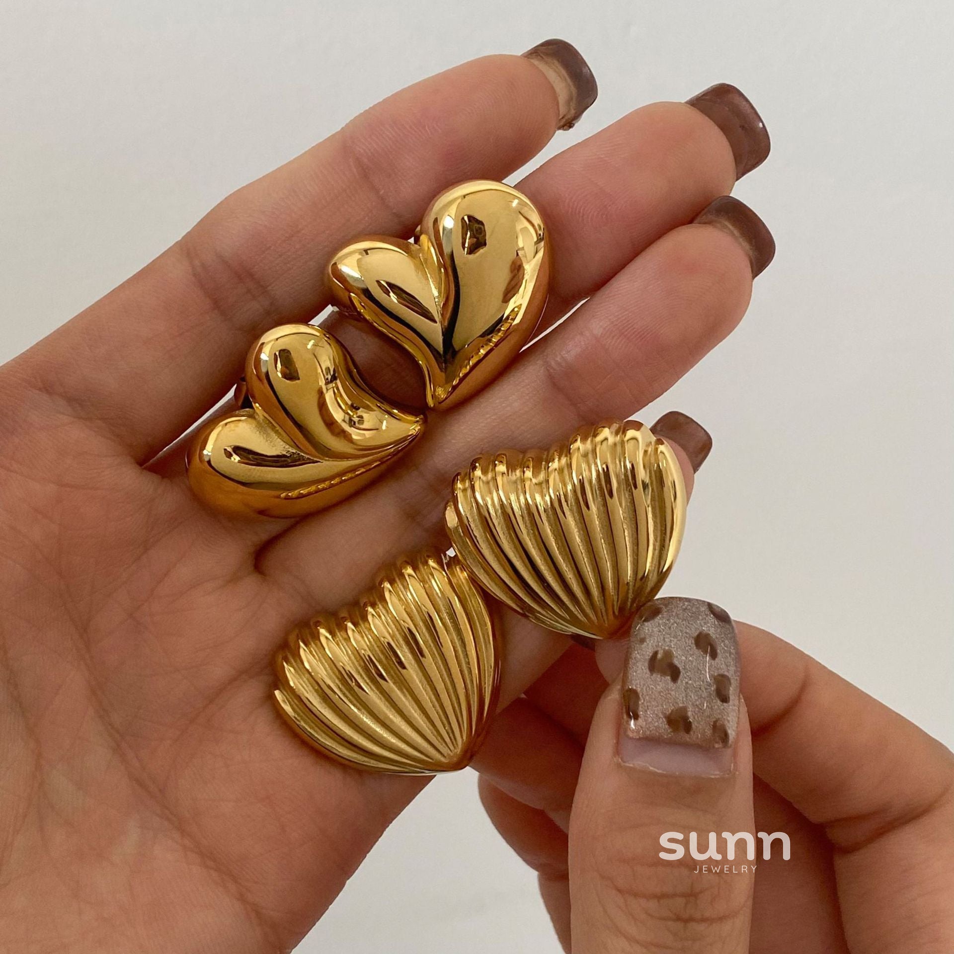 Hallie Stainless Steel Heart Earrings [WORB3U1X]