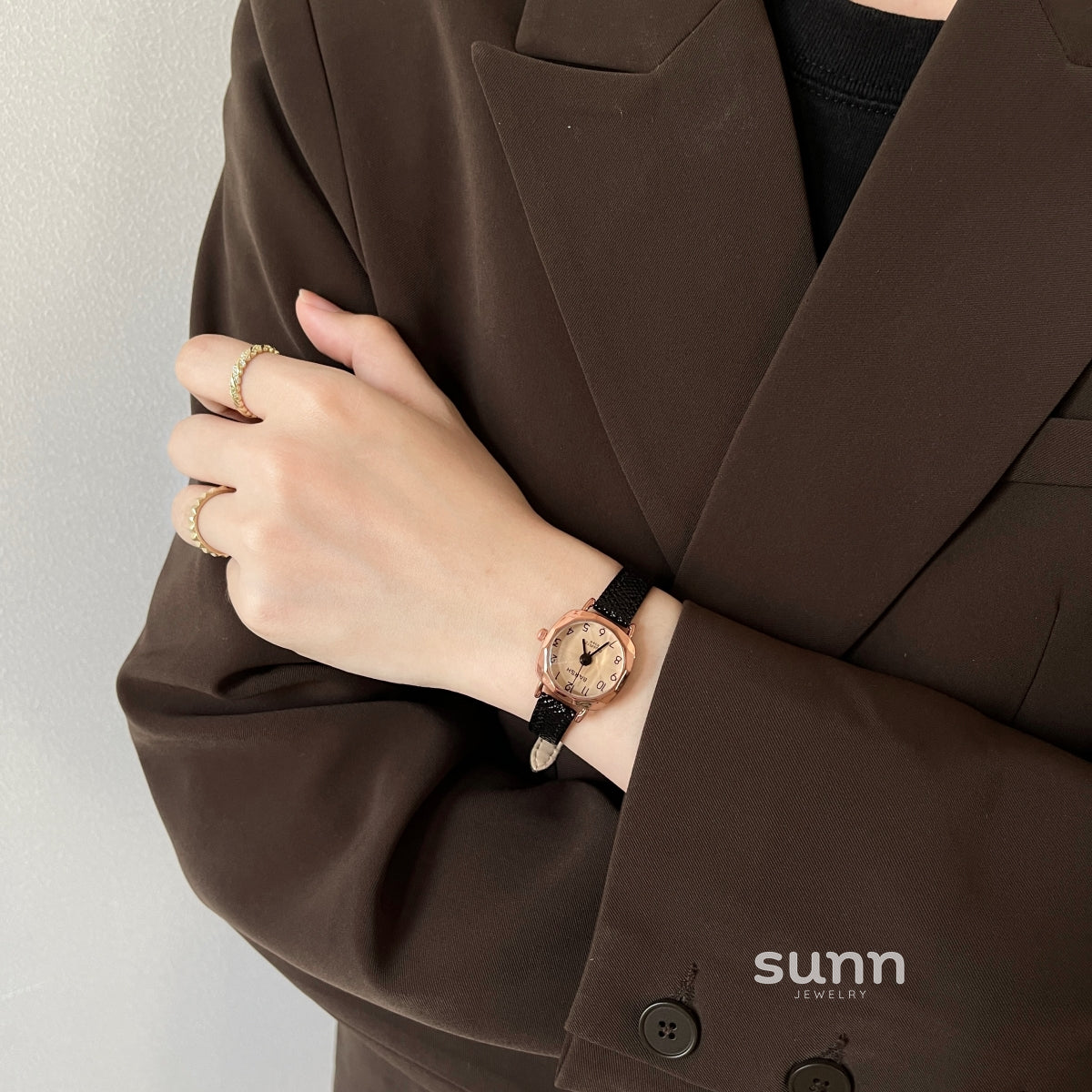 Hareem Sleek Square Watch [TF6TAS9V]