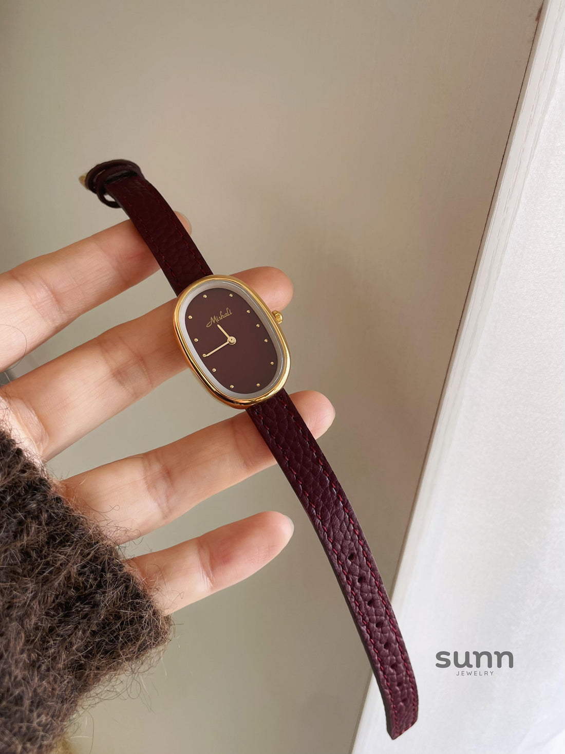 Hareem Vintage Oval Watch
