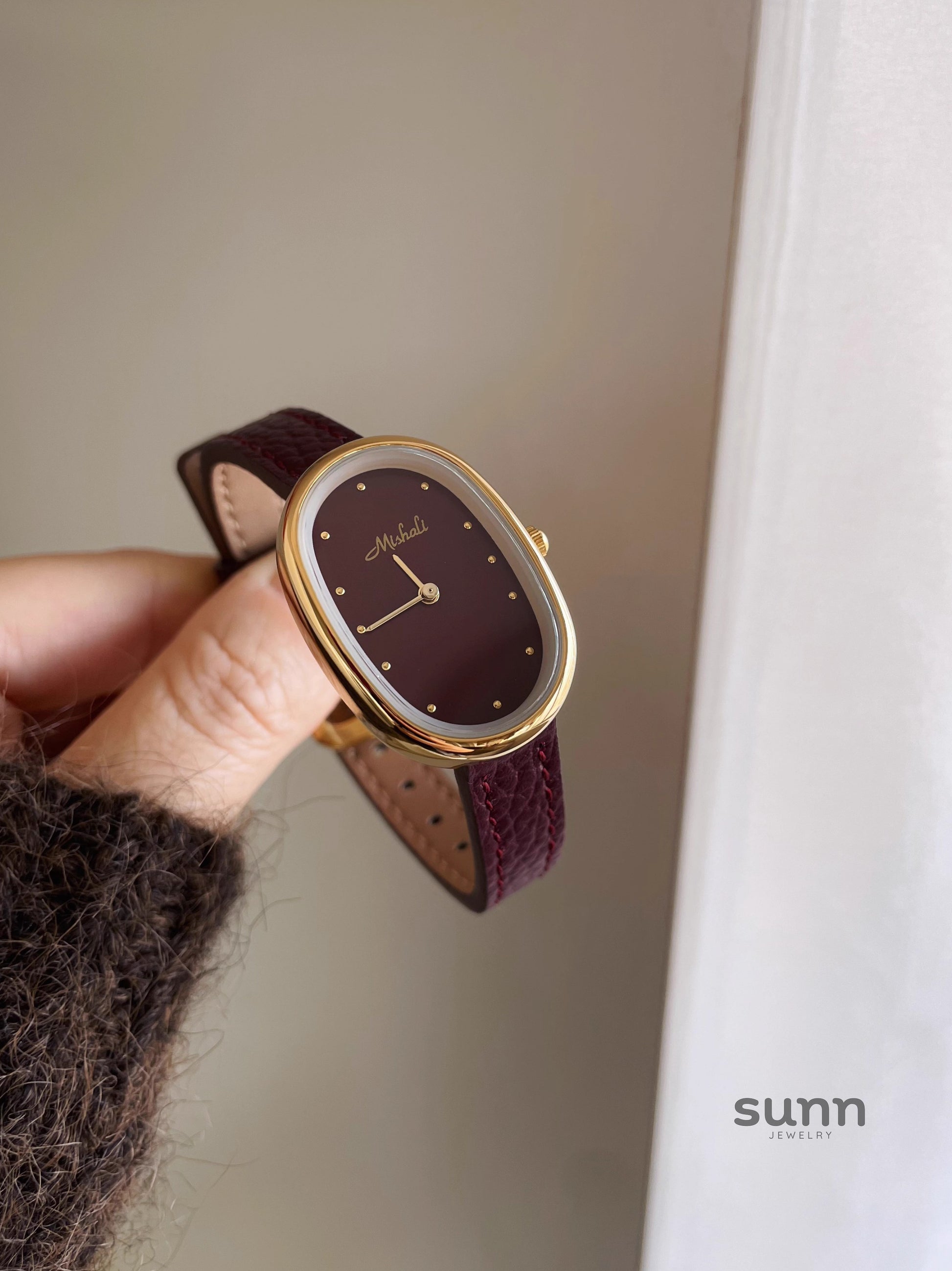 Hareem Vintage Oval Watch