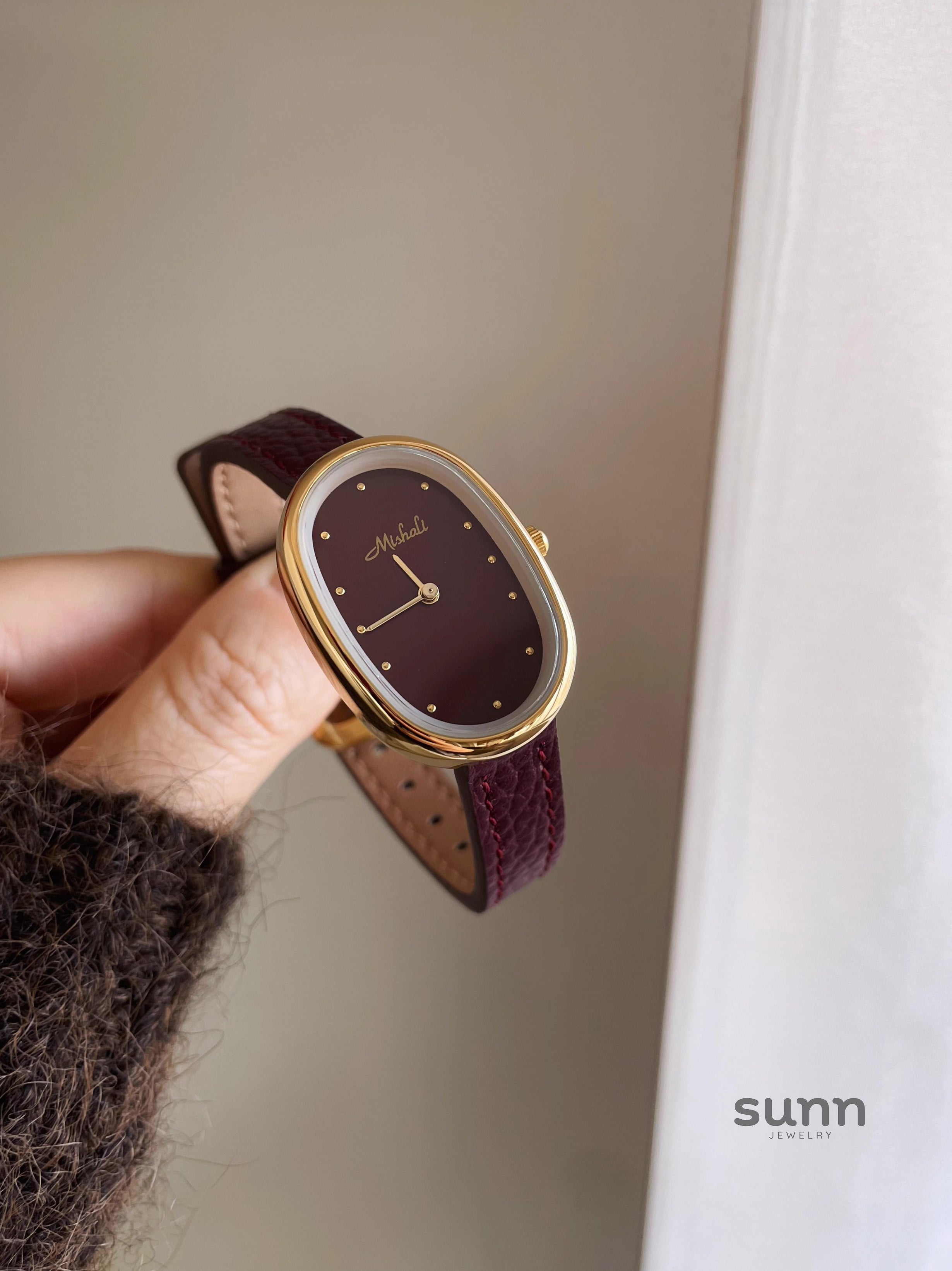 Hareem Vintage Oval Watch