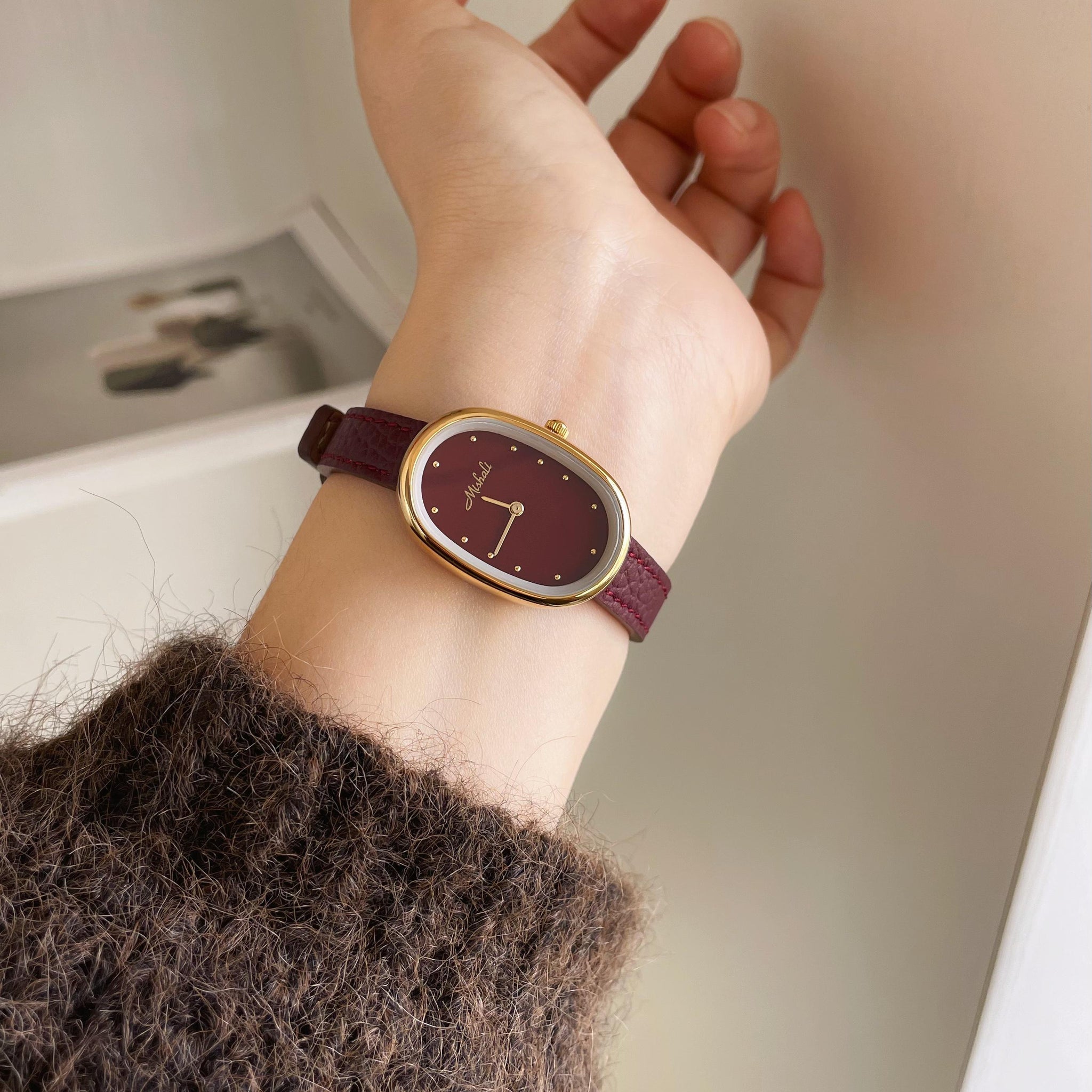 Hareem Vintage Oval Watch