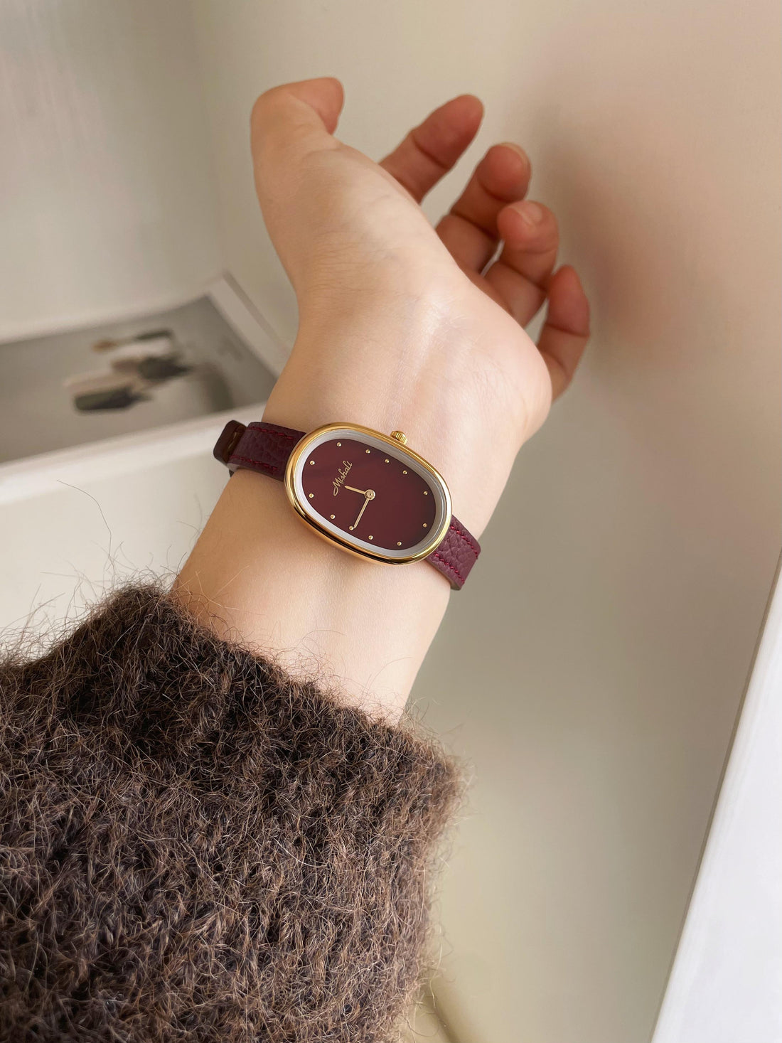 Hareem Vintage Oval Watch