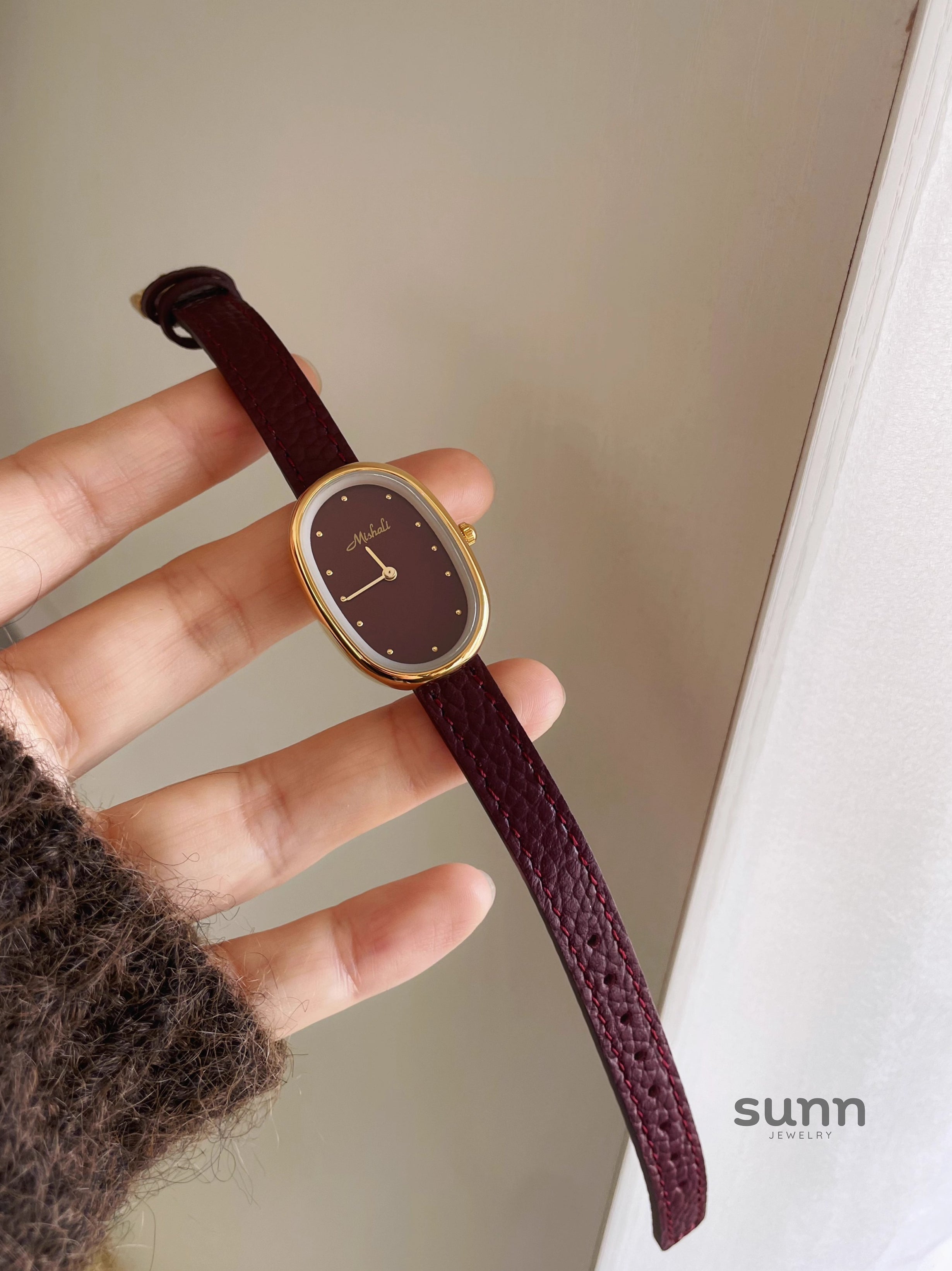 Hareem Vintage Oval Watch