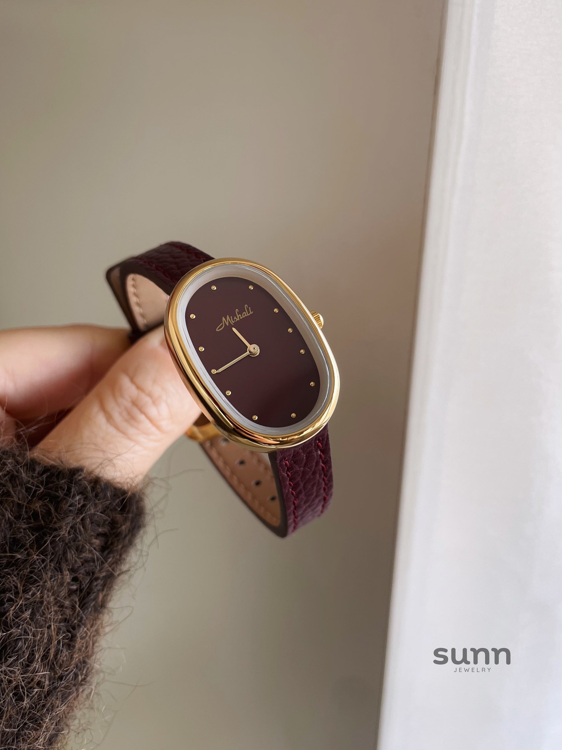 Hareem Vintage Oval Watch
