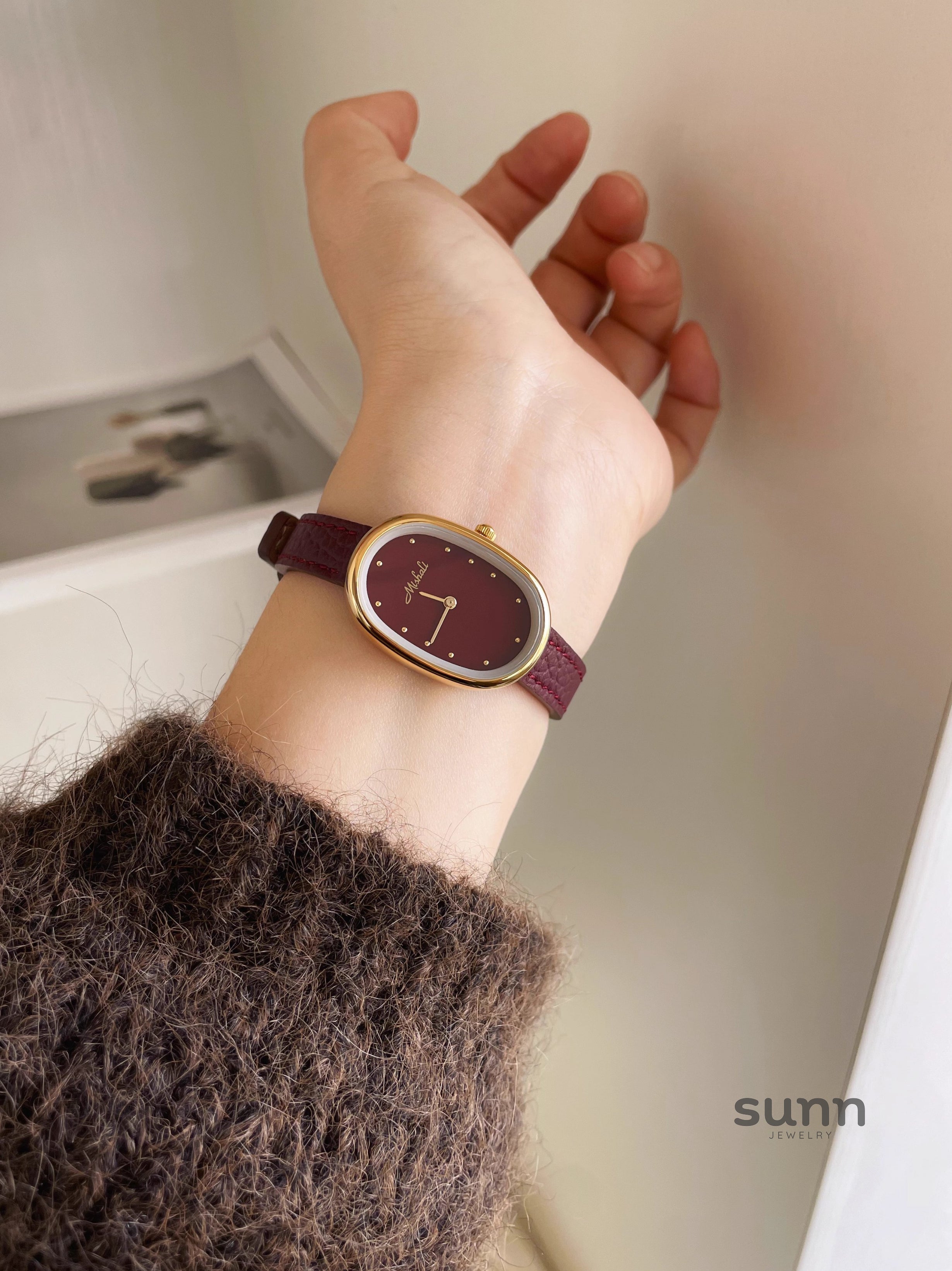 Hareem Vintage Oval Watch