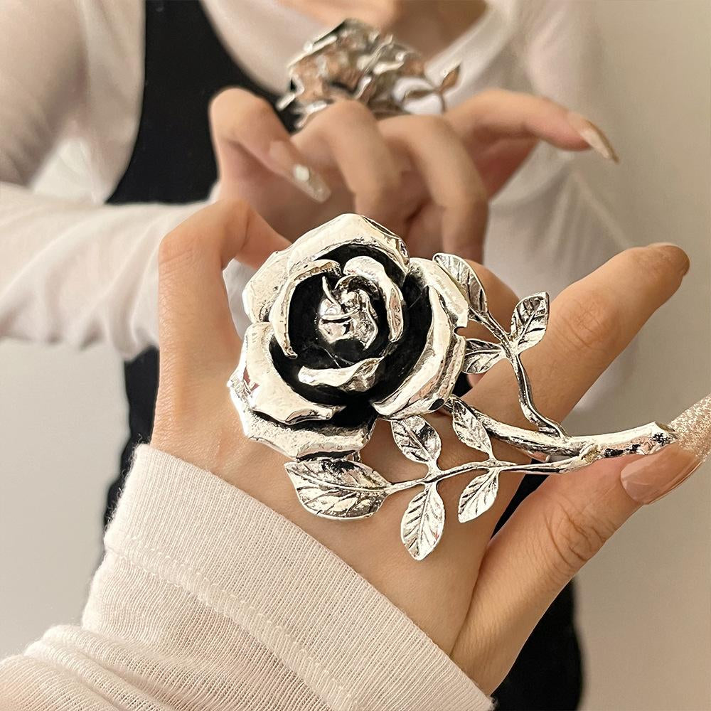 Harini Statement Rose Ring [QBLXZ3IN]