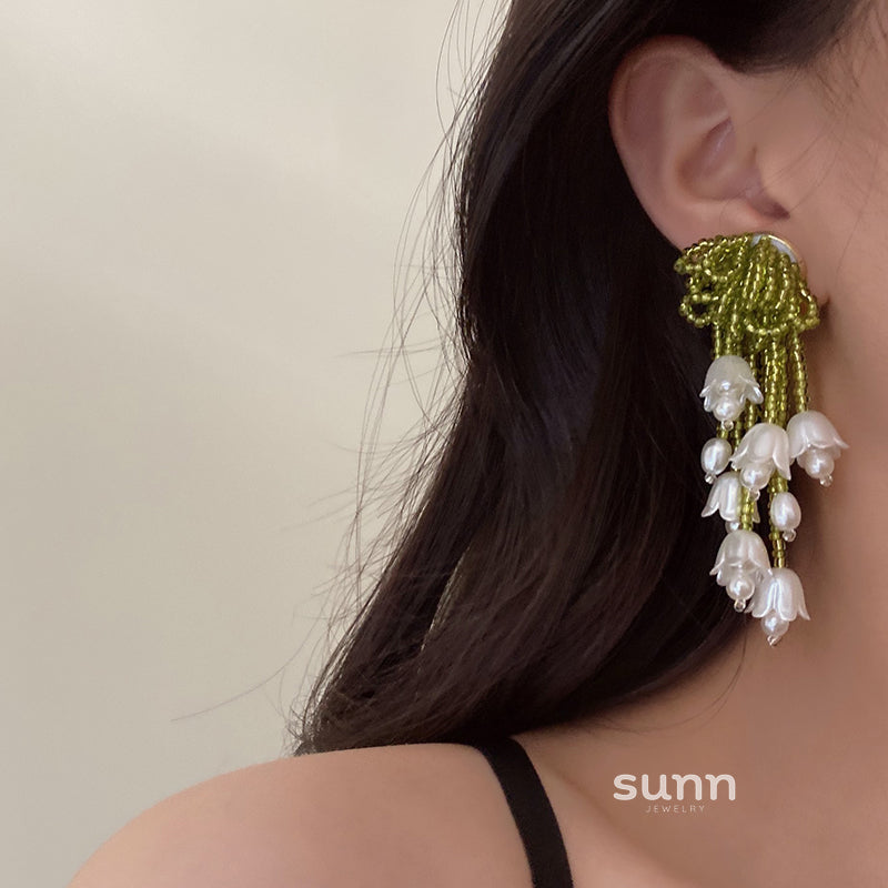 Harlan Floral Tassel Earrings [CYQNPYDI]