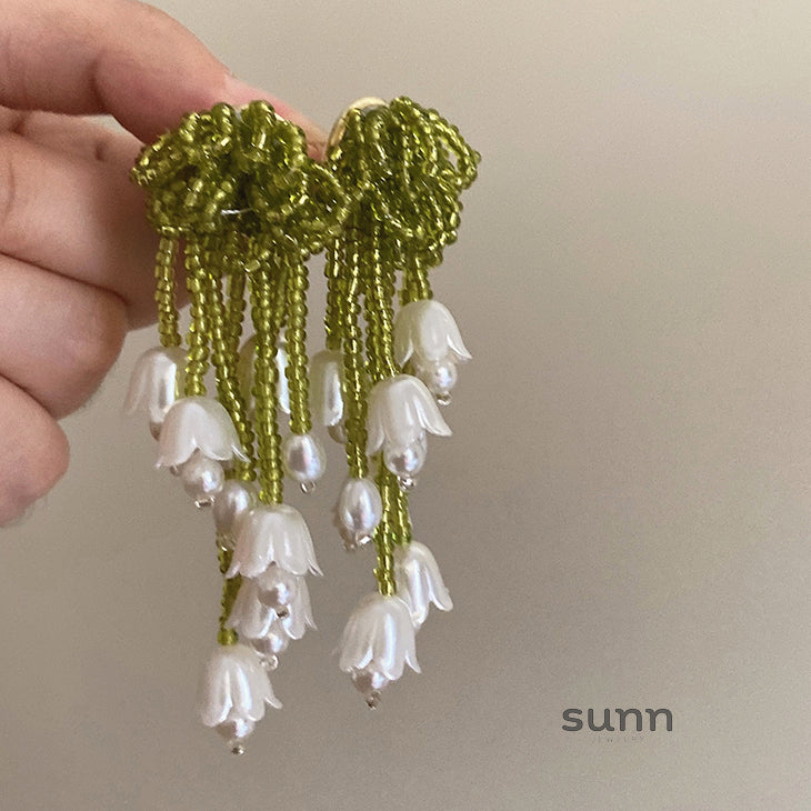 Harlan Floral Tassel Earrings [AQORJJRL]